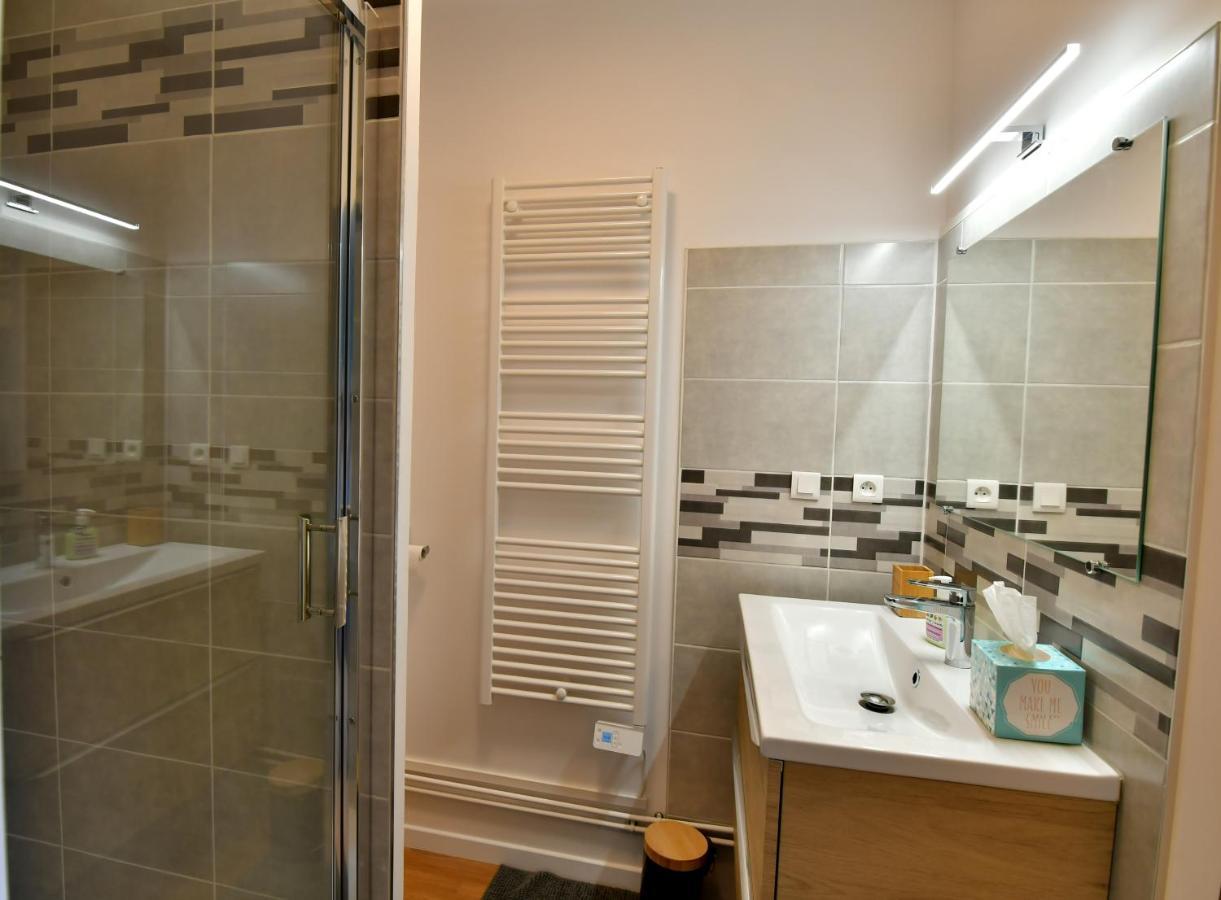 Le 44 - T2 Renove Moderne Et Confortable En Centre-Ville 몽뤼꽁 외부 사진